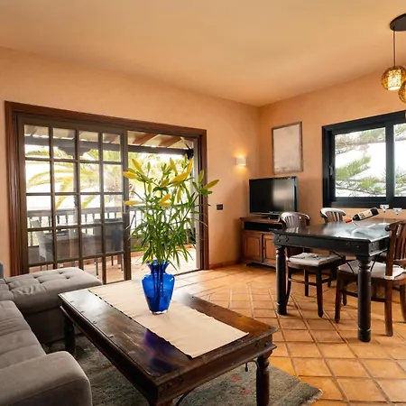 Apartment El Refugio & *
